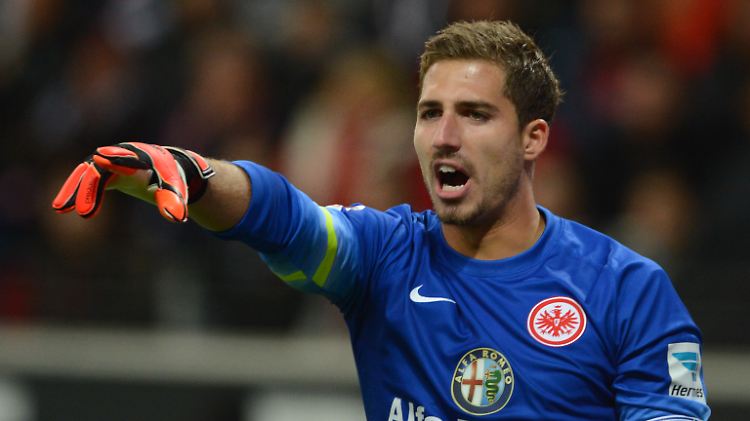"Das ist echt schwer." Kevin Trapp hatte bei seiner Verabschiedung in Frankfurt einen Kloß im Hals.