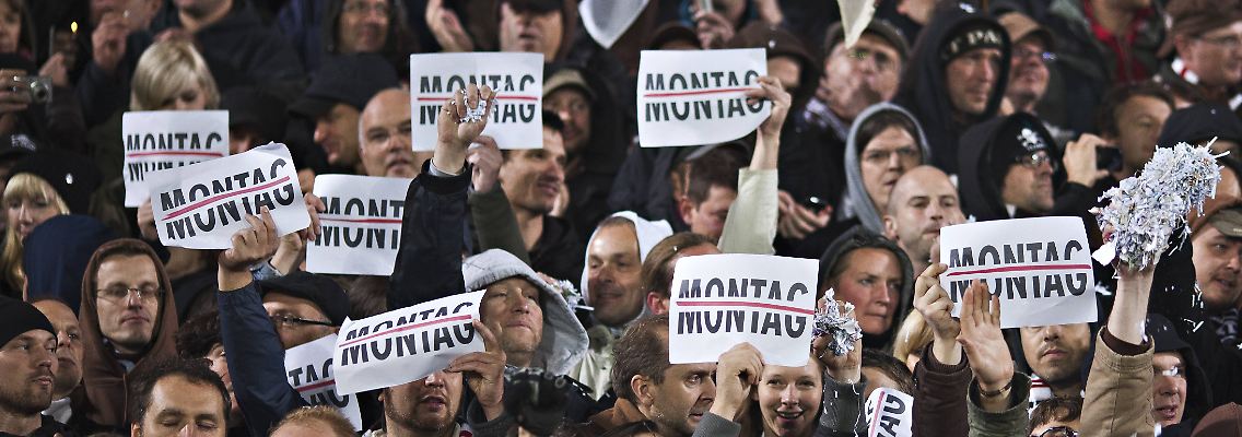 Bereits 2011 machten Anhänger des FC St. Pauli ihrem Ärger über die Montagspiele der Zweiten Bundesliga Luft.