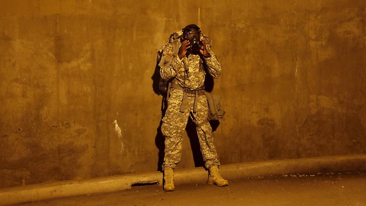 40.000 Mann aus allen Ressorts des Militärs sollen eingespart werden, zusätzlich womöglich 30.000 Soldaten im In- und Ausland.