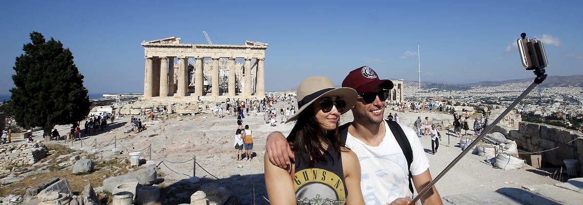 Die Urlauber bleiben weg. Die Zahl der Last-Minute-Reisen nach Griechenland ist dramatisch eingebrochen. Seit der Ankündigung des inzwischen abgehaltenen Referendums vor anderthalb Wochen sind Reisebuchungen um 30 Prozent zurückgegangen.