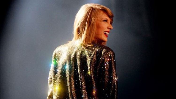 Weil sie ihnen viel zu verdanken hat, kümmert sich Taylor Swift um ihre Fans: mit Geschenken, Spenden und Besuchen.