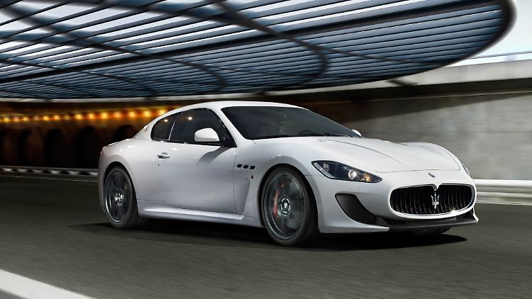 Jetzt schafft er die 300 Stundenkilometer: Der MC Stradale nimmt Anleihen aus dem Motorpsort auf und knackt, dank besserer Aerodynamik und stärkerem Motor, die 300-km/h-Marke.