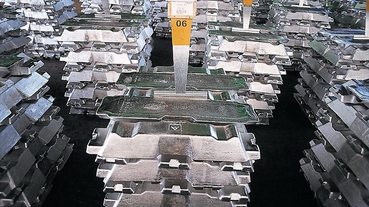 Aluminum-Barren von Alcoa. Die Preise für das Leichtmetall sind im Keller.