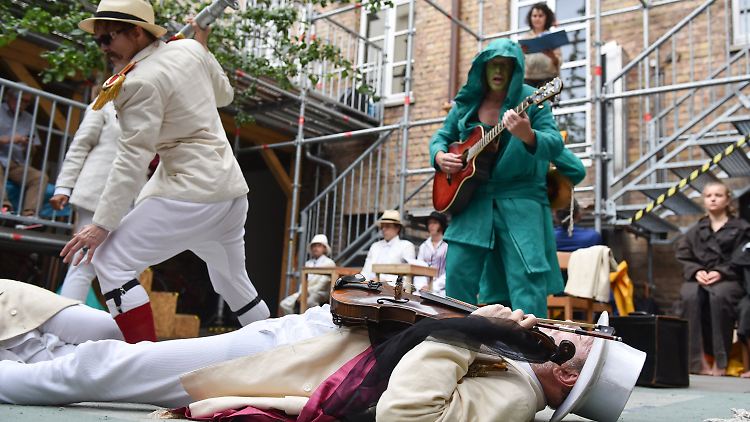 Es geht auch so: Deutsche und Bulgaren inszenieren gemeinsam den "Sturm" von Shakespeare.