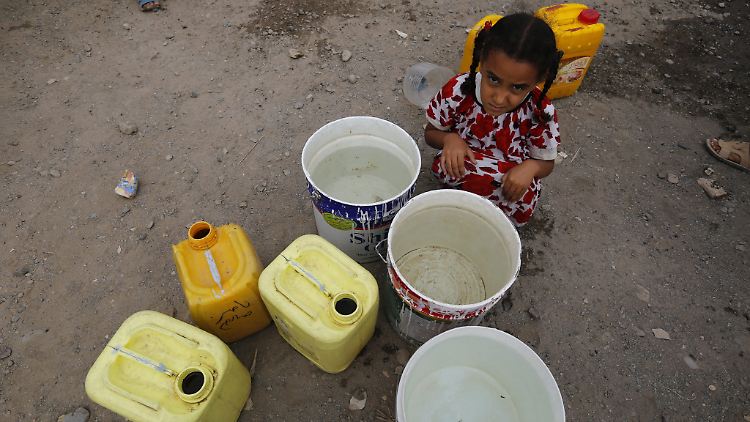 9,4 Millionen Jemeniten haben nicht genügend Trinkwasser und sind dringend auf Hilfe von außen angewiesen. 
