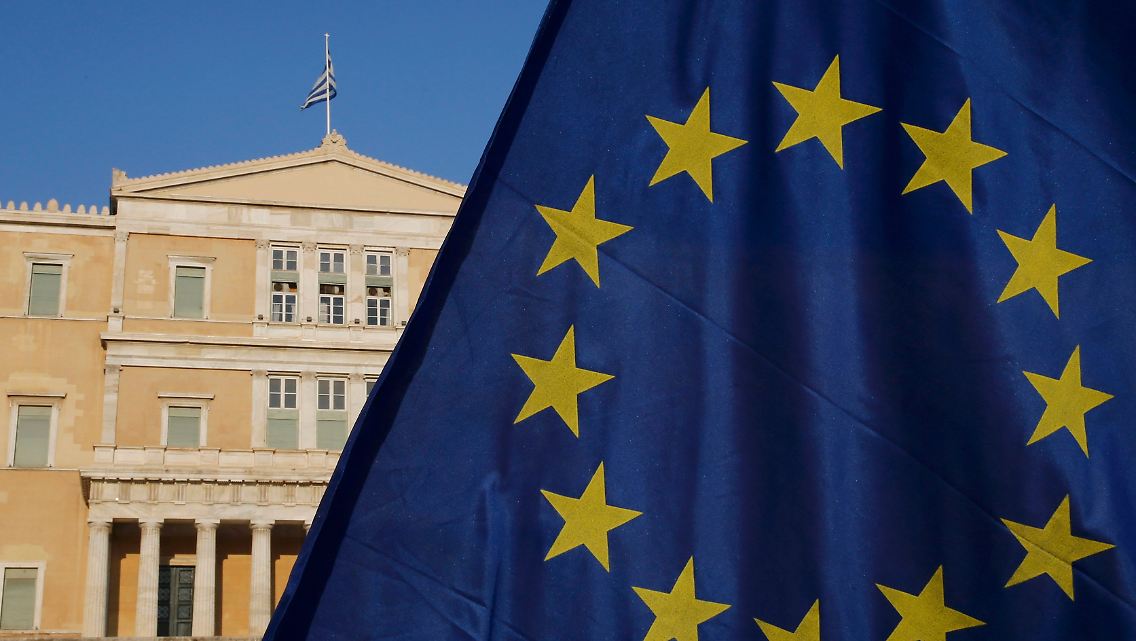 2015-07-09T164540Z_1164092612_LR2EB791AJUNA_RTRMADP_3_EUROZONE-GREECE.JPG5170577109482165900.jpg