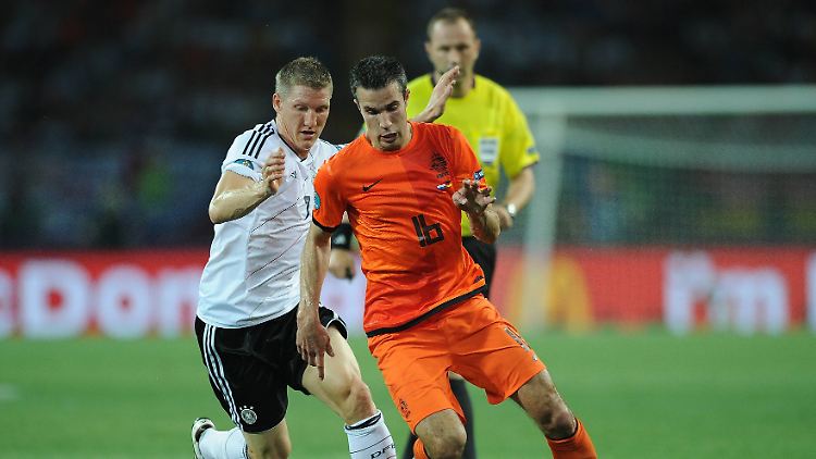 Das Wiedersehen steht bevor: Bastian Schweinsteiger und Robin van Persie.