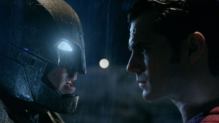 Schau mir in die Augen, Kleiner: Batman (Ben Affleck) und Superman (Henry Cavill).