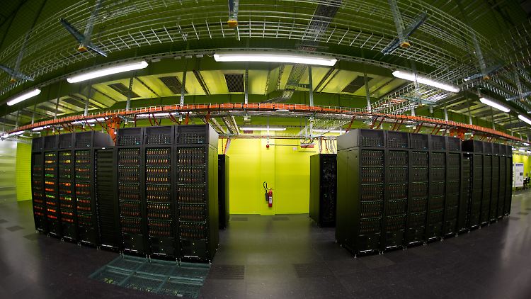 Auch die TU Dresden besitzt jetzt einen Supercomputer in den Top 500. Er rechnet mit rund 1,5 Petaflops.