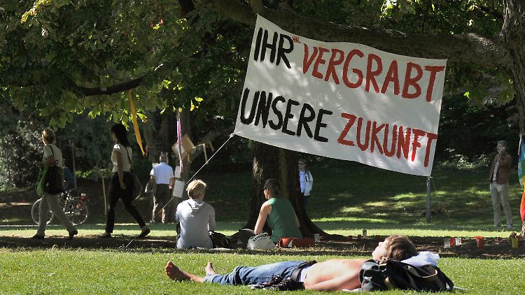 Protestplakat der Stuttgarter Parkschützer.