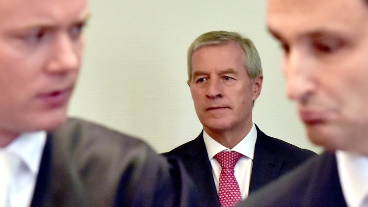 Jürgen Fitschen vor Gericht: Er ist wegen Falschaussagen im Kirch-Prozess angeklagt.