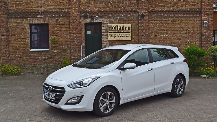 Der Hyundai i30 sieht auch als Kombi gefällig aus und erfreut durch ein zeitloses Design.
