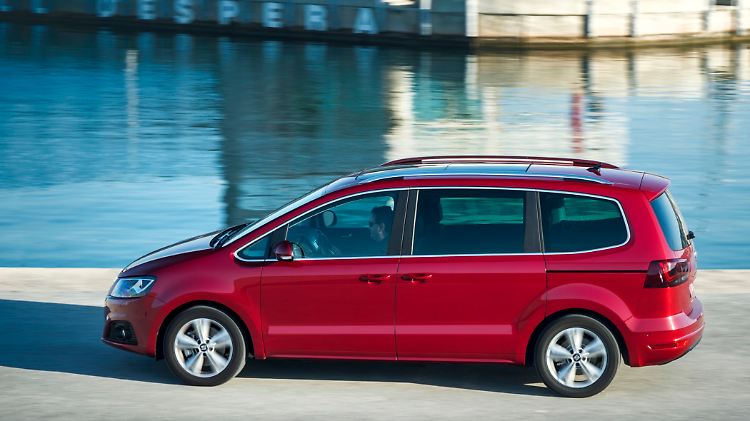 Die Farbe ist neu, das Blechkleid beim Seat Alhambra kaum verändert.