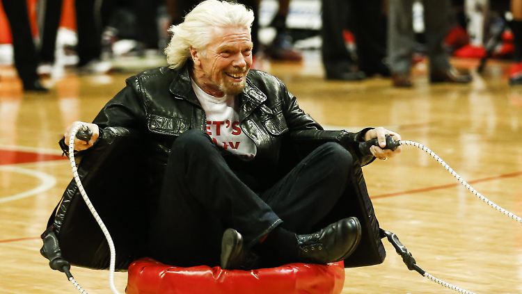 Richard Branson ist für jeden Spaß zu haben: Auch mit 65 denkt er noch lange nicht daran, aufzuhören.