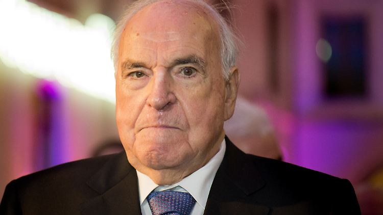 Bundeskanzler a.D. Helmut Kohl am 19.12.2014 zu Gast auf einer Festveranstaltung zur Deutschen Einheit in Dresden.