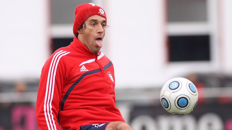 "Wenn meine Freunde wüssten, dass sie so viel bezahlen müssen, um Katholik zu sein, würden sie auch austreten": Luca Toni.