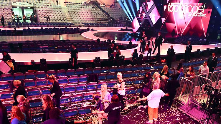 Alle raus hier! Nach einer Bombendrohung wurde das Finale von "Germany's Next Topmodel" im Mai abgebrochen.