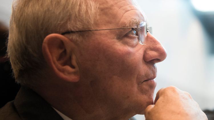 Wolfgang Schäuble bittet den Bundestag um grundsätzliche Stabilitätshilfe für Griechenland.