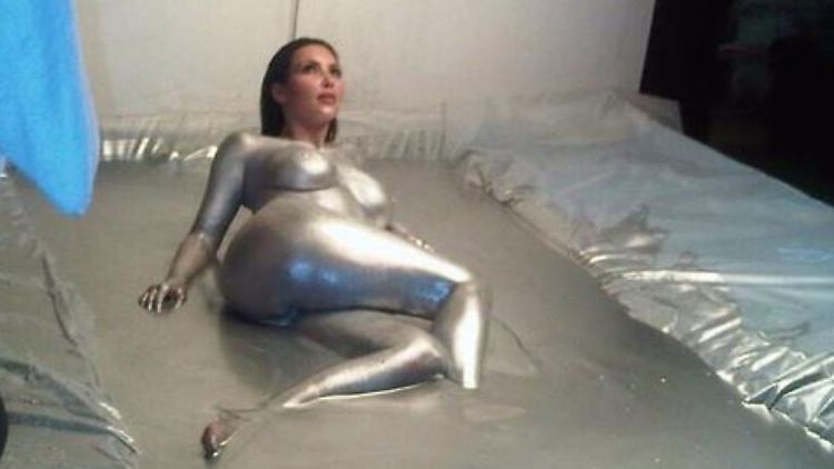So hat man Kim Kardashians Nippel noch nie gesehen? Falsch! Das Foto stammt von 2011 - damals war es ihr peinlich.