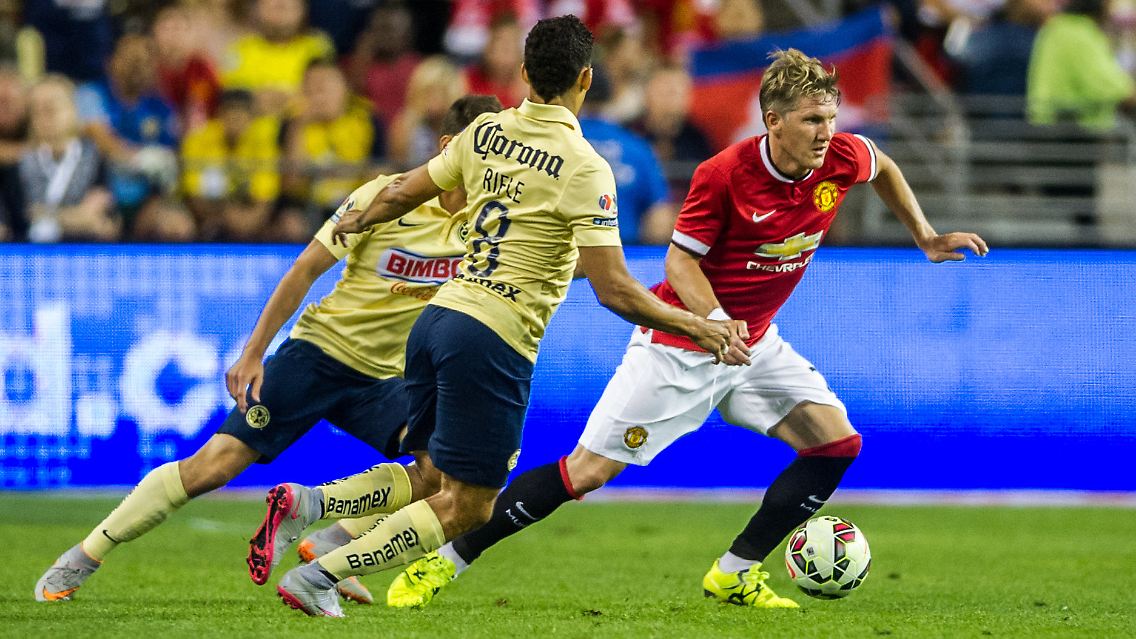 Die Rolle eines Antreibers hatte Schweinsteiger schon bei seinem gelungenen ManUnited-Einstand gegen Club America inne, schrieb die englische Presse.