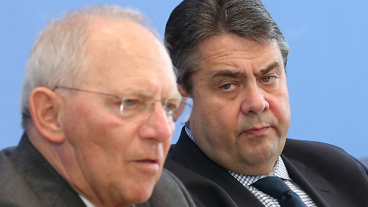 Schäuble und Gabriel streiten darüber, ob die "Grexit"-Option mit der SPD abgesprochen war oder nicht.