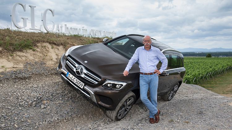 Daimler-Chef Dieter Zetsche an seinem jüngsten Streich, dem GLC, der den sehr erfolgreichen GLK ablöst.