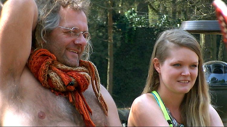 Die "Newtopia"-Bewohner Candy und Victoria. Candy sorgte für allerlei Wirbel in der Show - bis er endgültig vor die Tür gesetzt wurde.