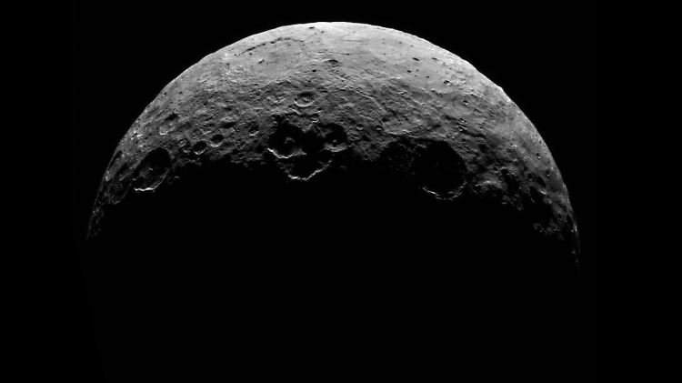 Der Zwergplanet Ceres: Verrät er den Forschern seine Geheimnisse?