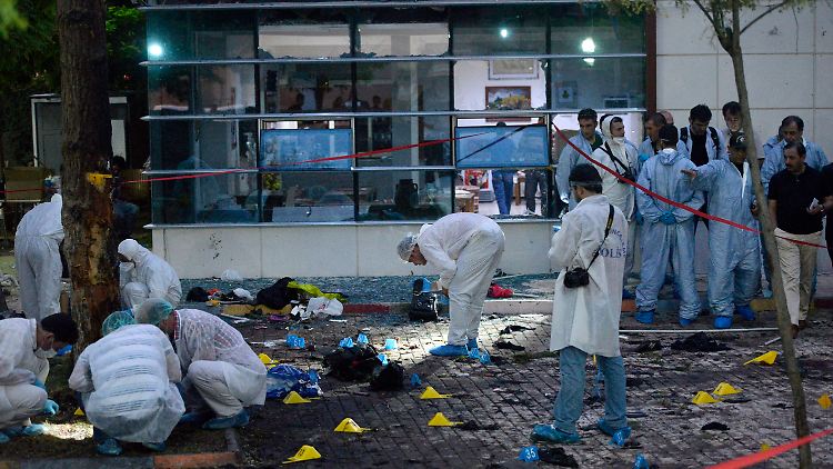 Der Leichnam der mutmaßlichen Attentäterin ist noch nicht identifiziert. Erst dann kann mit Sicherheit gesagt werden, ob es ein IS-Mitglied war.