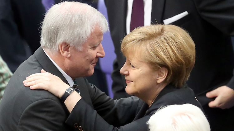 Seehofer und Merkel. 
