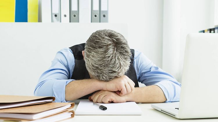 Burnout? Depressionen? Bis zu eineinhalb Jahre lang zahlt die Krankenversicherung Krankentagegeld, maximal 90 Prozent des Nettoentgelts.