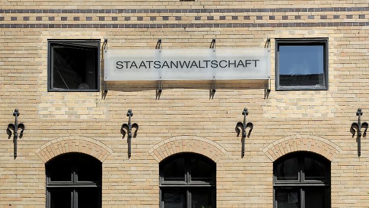 Die Staatsanwaltschaft will die Vorwürfe gegen den 26-Jährigen dem Generalbundesanwalt vorlegen. Im Raum steht der Vorwurf einer schweren staatsgefährdenden Gewalttat.