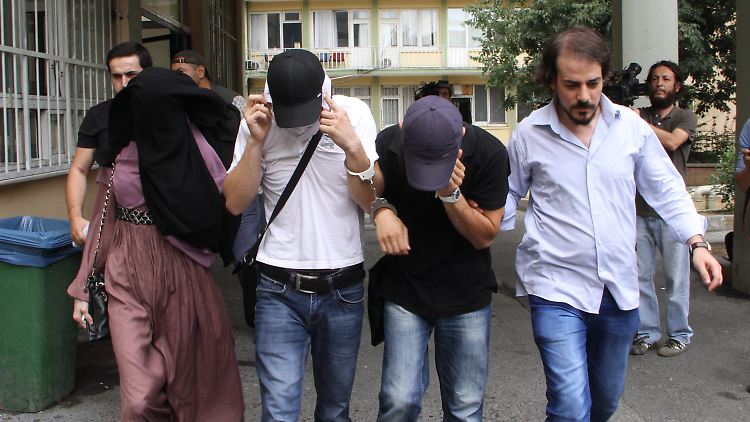 In der ganzen Türkei wurden Razzien durchgeführt - gegen PKK-Mitglieder, Linke und Islamisten.