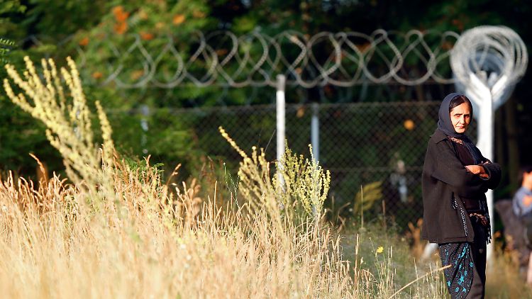 Umstrittene Abwehrmaßnahme: Ein Großteil der Flüchtlinge nutzt Ungarn nur als Durchgangsland, um nach Westeuropa zu gelangen.