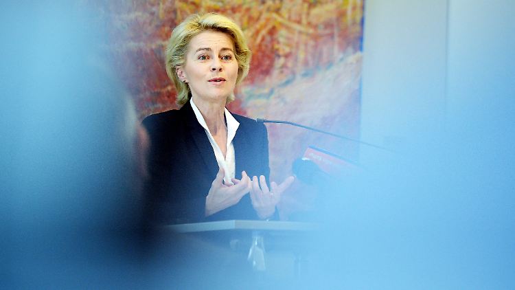 Ursula von der Leyen lobte die Türkei zunächst - für deren Einsatz gegen den IS. Dann kritisierte die Ministerin die Türkei - wegen ihres unterschiedslosen Vorgehens auch gegen die PKK.