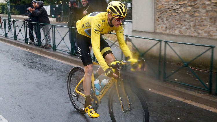 Seinen ersten Tour-Gesamtsieg fuhr Froome 2013 ein. 2015 liegt der Brite wieder vorne.