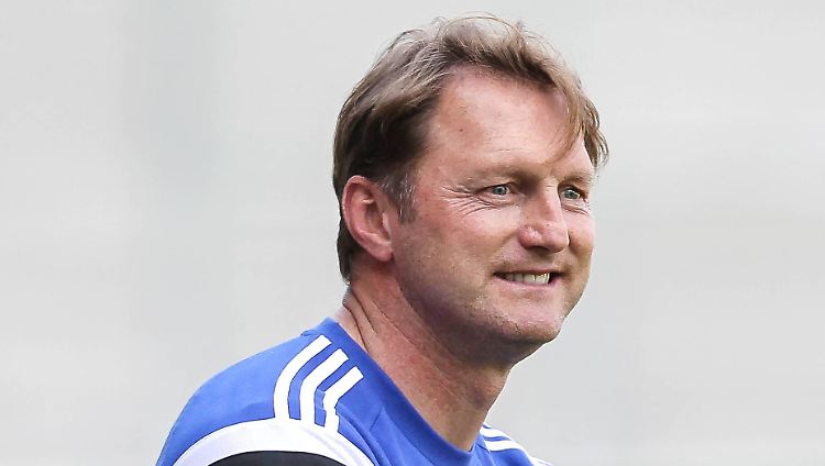 Der "Alpen-Klopp", Ralph Hasenhüttl, will mit seinen "Schanzern" die Liga überraschen.