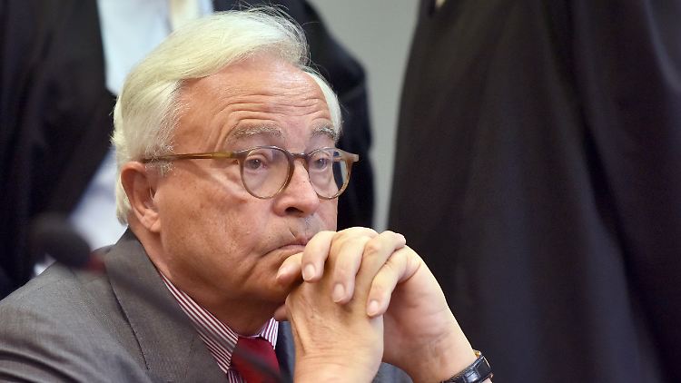 Breuer hatte seit Beginn des Strafprozesses im April geschwiegen.