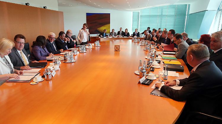 Nur acht von 15 Ministern waren anwesend. Die anderen sind im Urlaub.