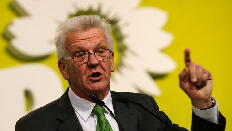 Solche Maßnahmen müssten "mehr bringen als nur Ärger für mich", sagt Winfried Kretschmann über die Idee, weitere Balkanländer zu sicheren Herkunftsstaaten zu erklären.