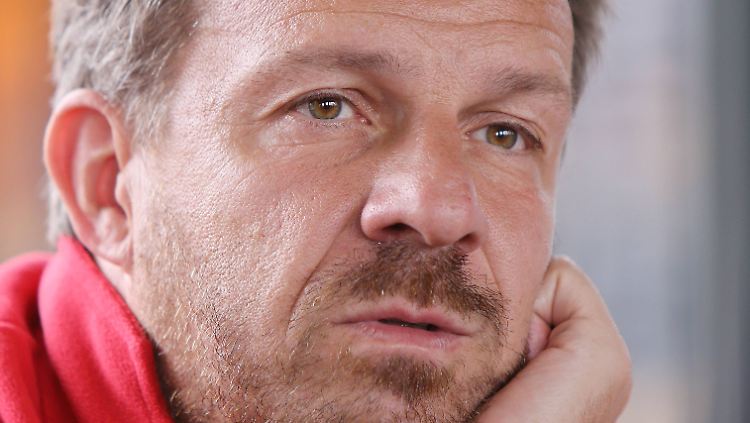 Puh, durchschnaufen: Auf den neuen VfB-Coach Alexander Zorniger wartet eine ganze Menge Arbeit.