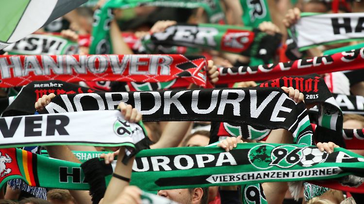 Auf Europapokal-Auftritte ihres Teams müssen die Fans von Hannover 96 auf absehbare Zeit verzichten.