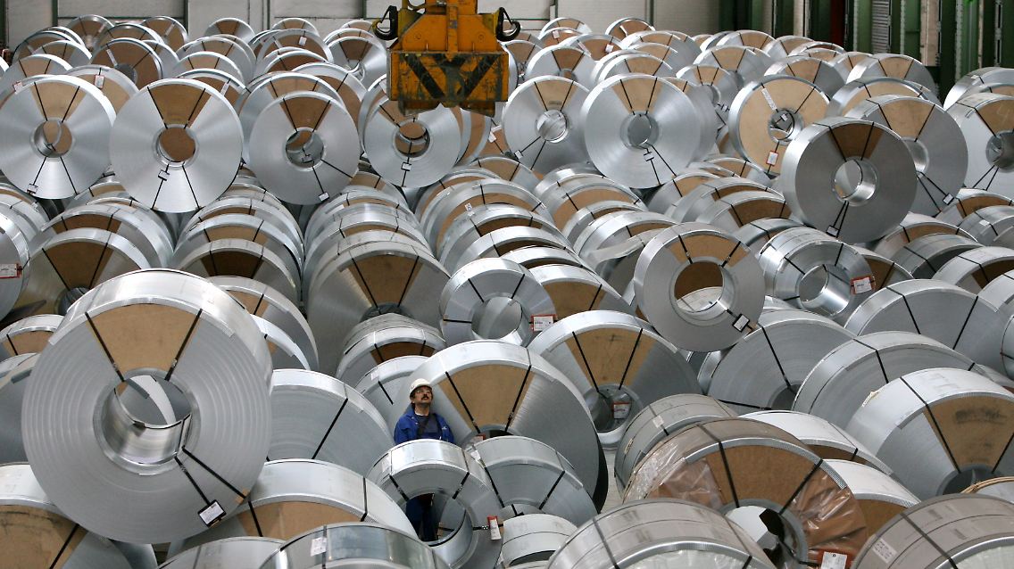 Im zweiten Quartal hatte die Wirtschaftsleistung überraschend mit 2,2 Prozent so stark zugelegt wie seit rund zwei Jahrzehnten nicht mehr.