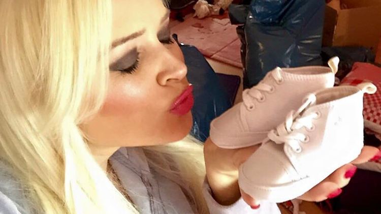 Schuhe wären schon mal da: Daniela Katzenberger.