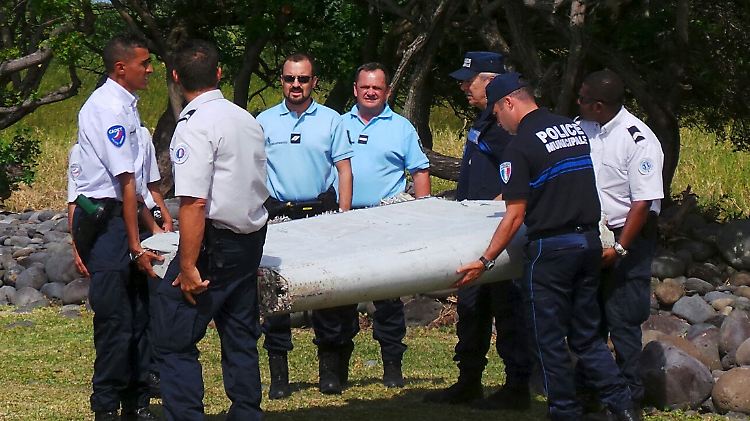 Zunächst wird untersucht, ob das gefundene Wrackteil überhaupt zu einer Boeing 777 passt.