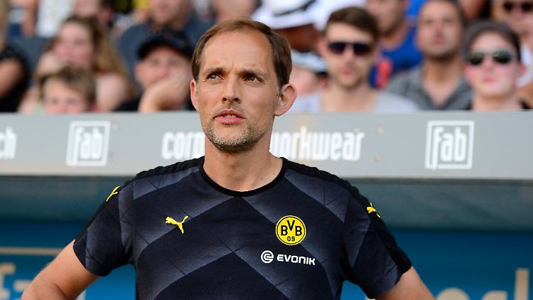 Thomas Tuchel steht vor dem ersten Pflichtspiel als BVB-Trainer.