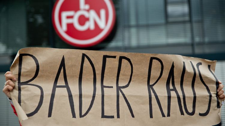 Fans forderten schon im vergangenen Jahr eine Ende von Baders Amtszeit.