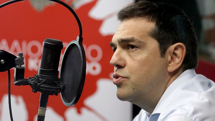 Tsipras stellt den Notfallplan als Verteidigung gegen Grexit-Pläne aus Deutschland dar.