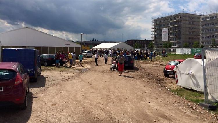 Das Zeltlager für Flüchtlinge im Bremer Ortsteil Überseestadt.