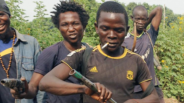 Christliche Anti-Balaka-Milizen gehen grausam gegen die muslimische Minderheit im Land vor und hindern sie an der Ausübung ihrer Religion.